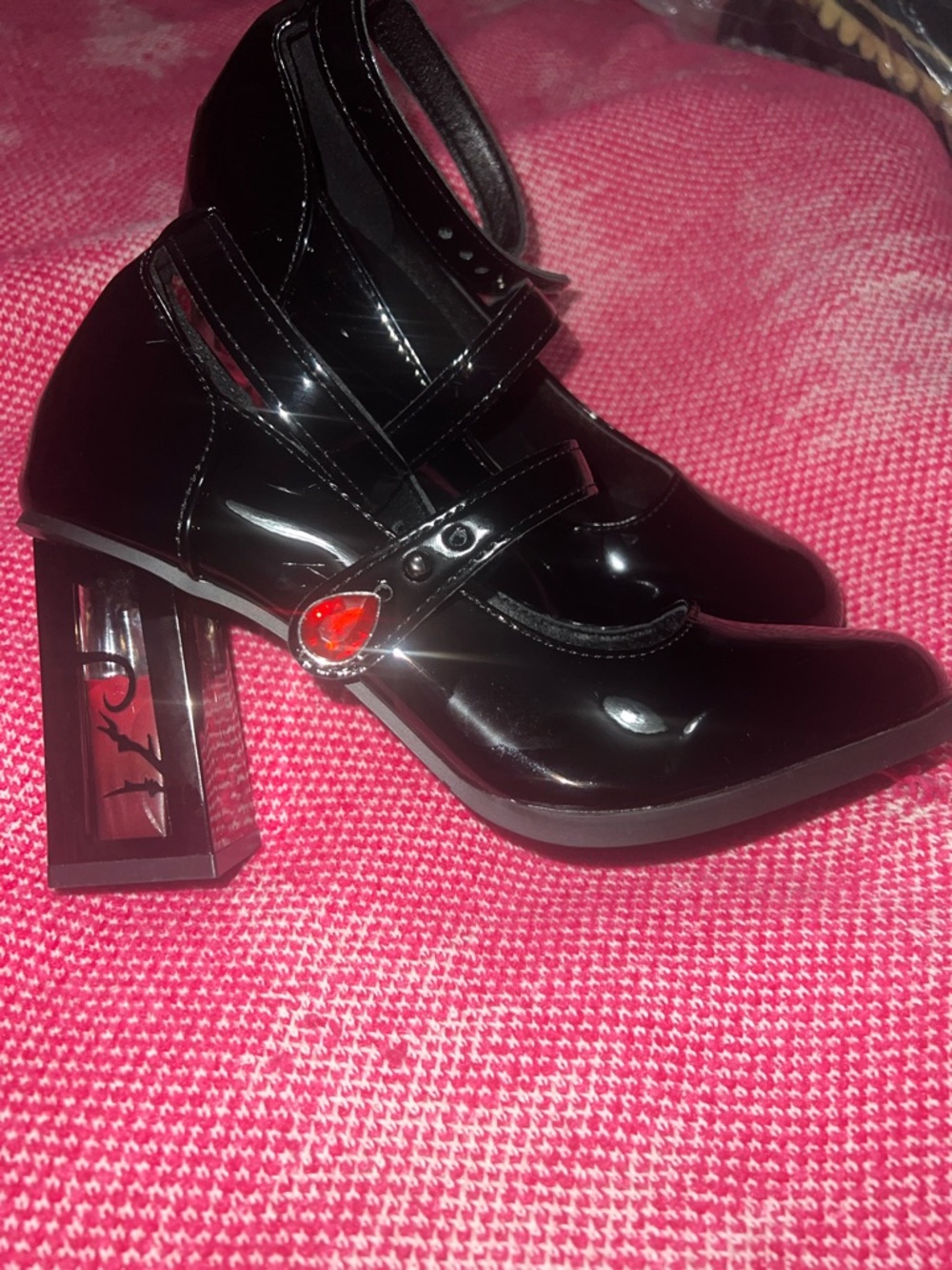 Black Patent Mary Jane Ankle-Strap with Red Gems and Rose Heeled Accent Sz.38 EU - Picture 3 of 9